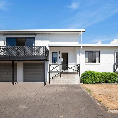 Lake Vista At Two Mile Bay- Taupo Central Home Екстер'єр фото