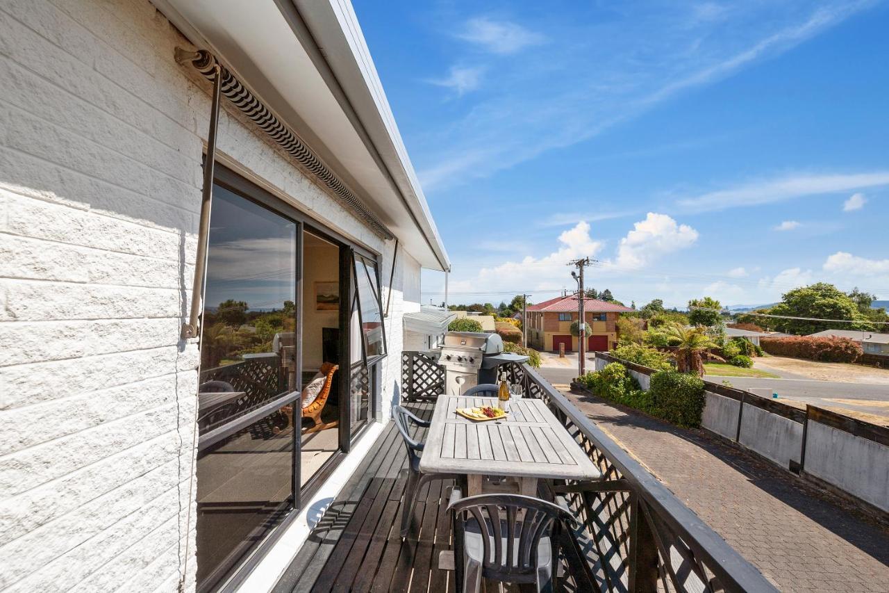 Lake Vista At Two Mile Bay- Taupo Central Home Екстер'єр фото
