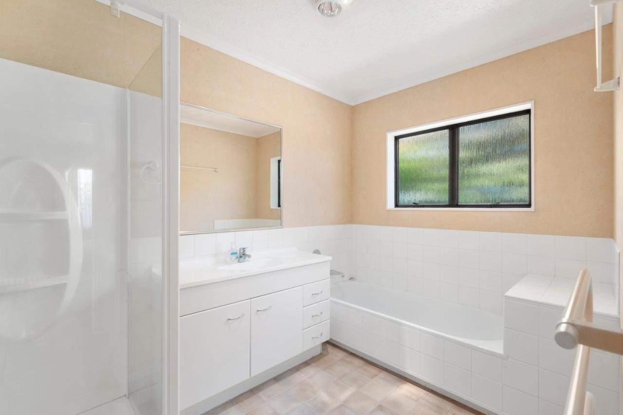 Lake Vista At Two Mile Bay- Taupo Central Home Екстер'єр фото