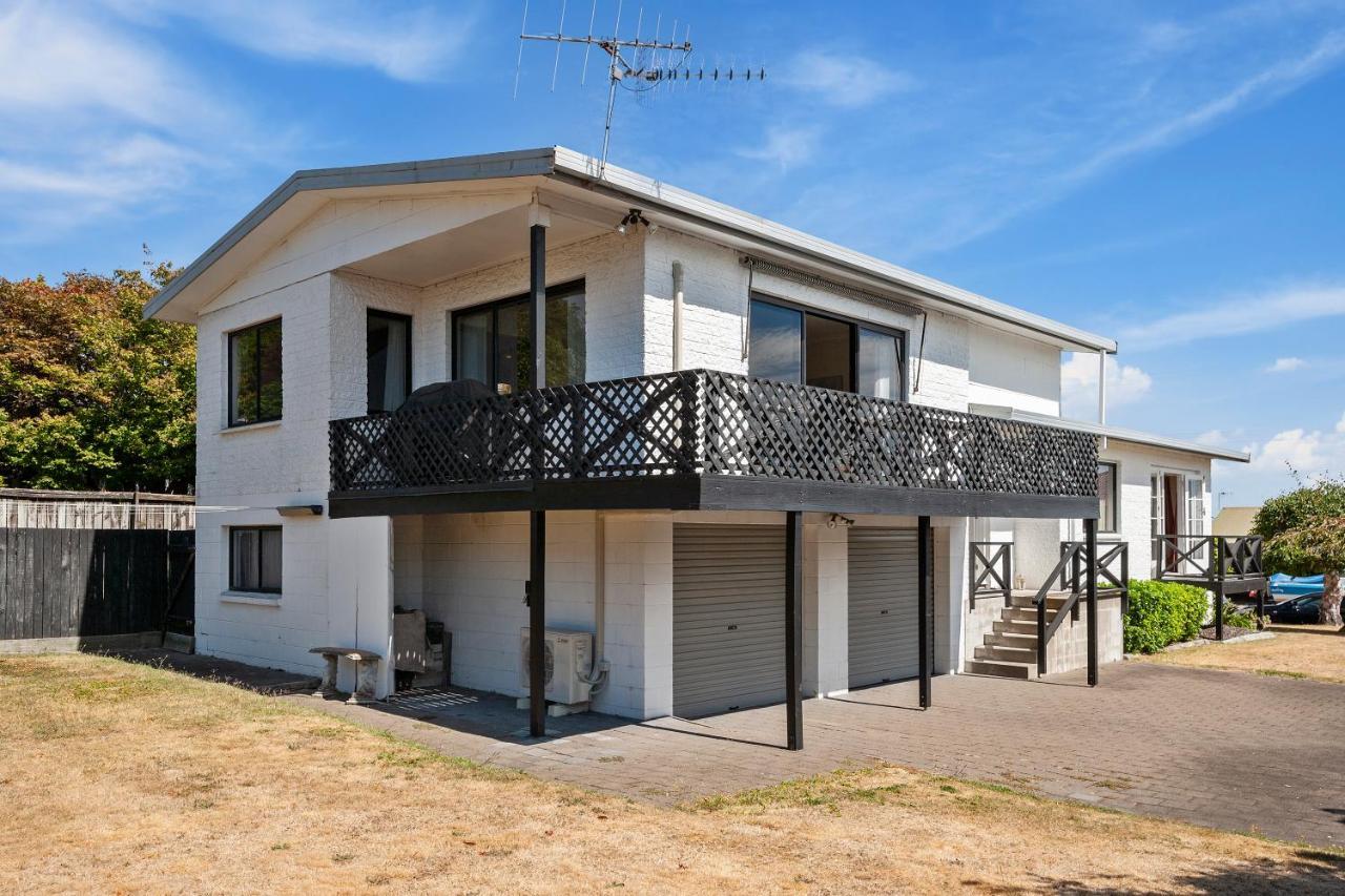 Lake Vista At Two Mile Bay- Taupo Central Home Екстер'єр фото