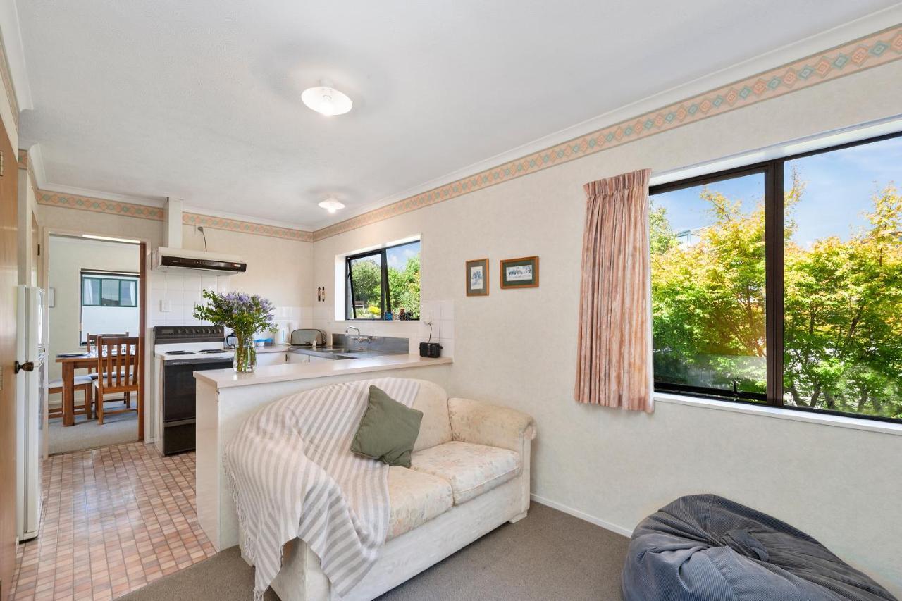 Lake Vista At Two Mile Bay- Taupo Central Home Екстер'єр фото